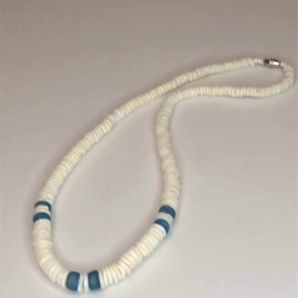 Puka Shell Surfer Beach Necklace - White With Turquoise Accents Unisex